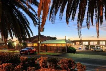 Court Street Motel