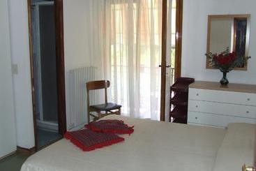 هتل Bed&breakfast Villa Lorena