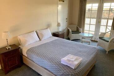 فندق على الطريق Settlers Hotel York