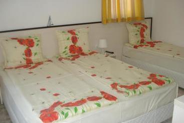 پانسیون Kupenova Guest House