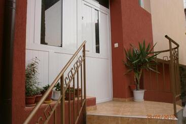 پانسیون Kupenova Guest House