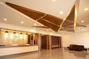 هتل Intouch Riverside