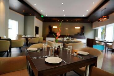 هتل The Terrace By Ladder Mgd By Citrine