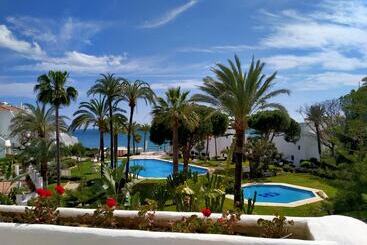 Coral Beach Apart