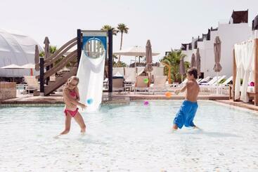 Hard Rock Hotel Tenerife