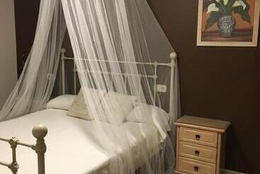 Hostal Mont Royal