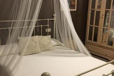 Hostal Mont Royal