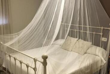 Hostal Mont Royal