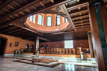هتل Abades Guadix