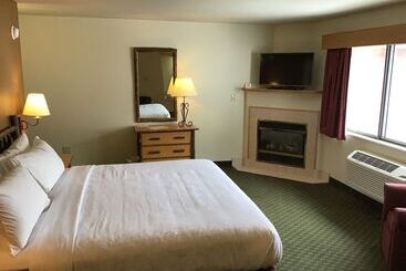 هتل Americinn By Wyndham Cody