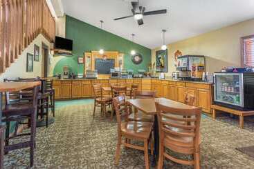 هتل Americinn By Wyndham Menominee