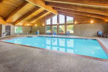 هتل Americinn By Wyndham Menominee