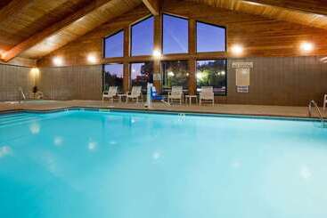 هتل Americinn By Wyndham Menominee