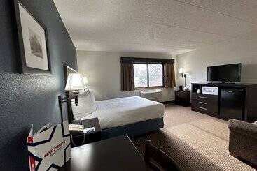 هتل Americinn By Wyndham Menominee