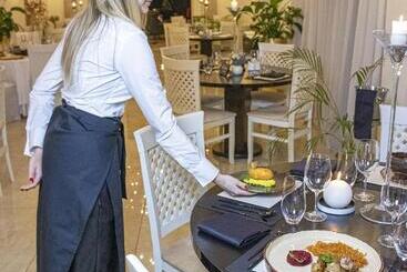 هتل Capital With Private Wellness