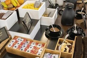 هتل Capital With Private Wellness
