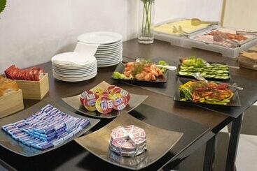 هتل Capital With Private Wellness