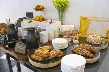 هتل Capital With Private Wellness