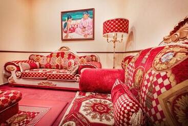 هتل Capital With Private Wellness