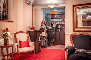 هتل Capital With Private Wellness