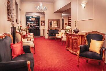 هتل Capital With Private Wellness