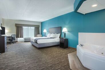 هتل Comfort Inn & Suites Sarasota I75