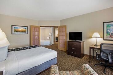 هتل Comfort Inn & Suites Sarasota I75