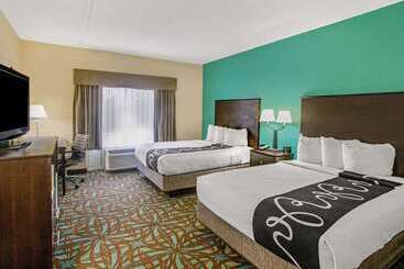 هتل Comfort Inn & Suites Sarasota I75