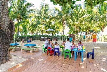 هتل Dinarobin Beachcomber Golf Resort & Spa