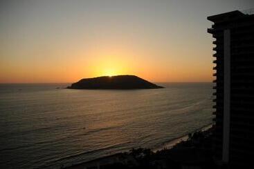 هتل El Cid Castilla Beach