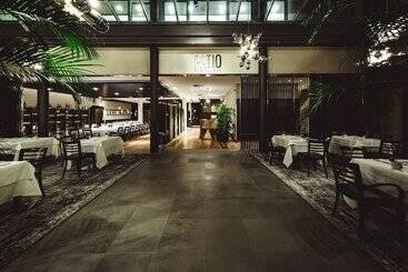 هتل Four Points Sheraton Bolzano Bozen