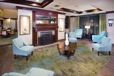 هتل Hampton Inn Linden