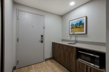 هتل Hampton Inn Linden