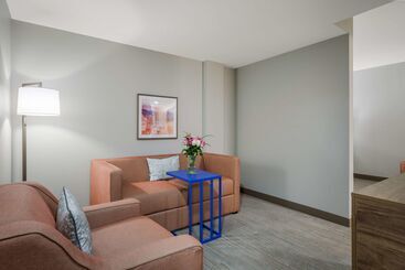 هتل Hampton Inn Linden