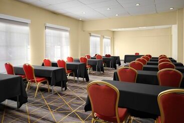 Holiday Inn Hotel & Suites Boston   Peabody By Ihg