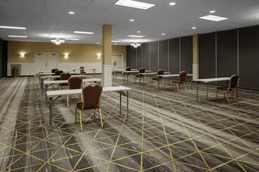Holiday Inn Hotel & Suites Boston   Peabody By Ihg