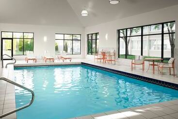 Holiday Inn Hotel & Suites Boston Peabody By Ihg