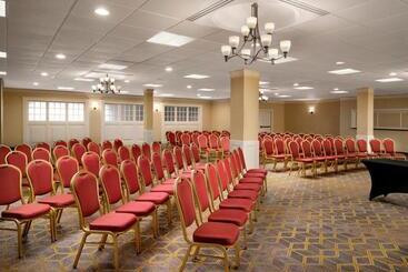 Holiday Inn Hotel & Suites Boston   Peabody By Ihg