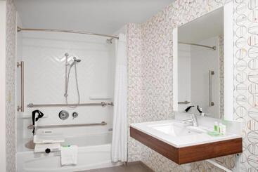 Holiday Inn Hotel & Suites Boston   Peabody By Ihg