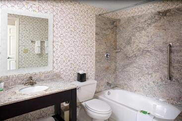 Holiday Inn Hotel & Suites Boston   Peabody By Ihg