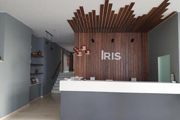 هتل Iris