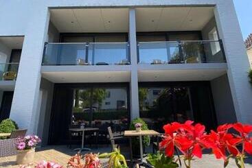 Отель Klein Zwitserland