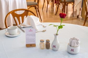 Le Royal Hotels & Resorts   Hammamet
