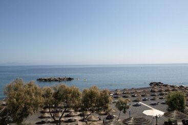 هتل Levante Beach