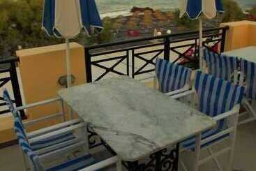 هتل Levante Beach