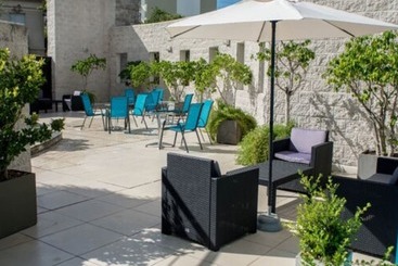 هتل Maran Suites & Towers