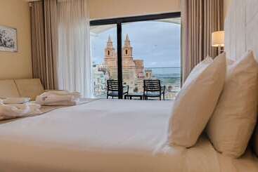 Maritim Antonine Hotel & Spa