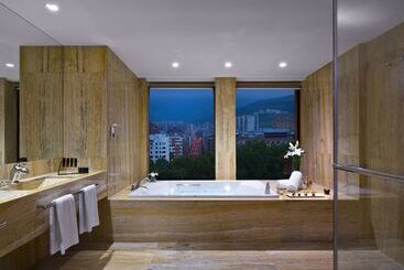 هتل Meliá Bilbao