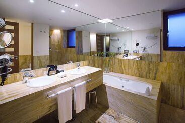 هتل Meliá Bilbao