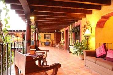 هتل Palacio De Doña Beatriz